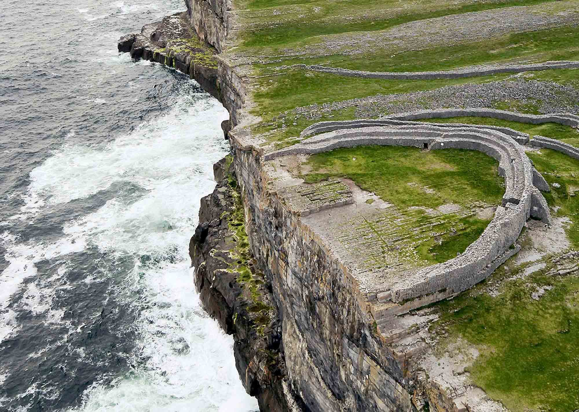 Interior view of the drystone walls at Dún Aonghasa